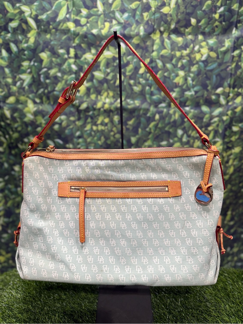 Dooney & Bourke Mint Green Logo Shoulder Bag Purse Zip w/ Charm, Inner Pockets